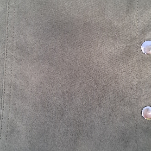 I love Ronson olive green mini skirt. Size M. - Picture 5 of 9